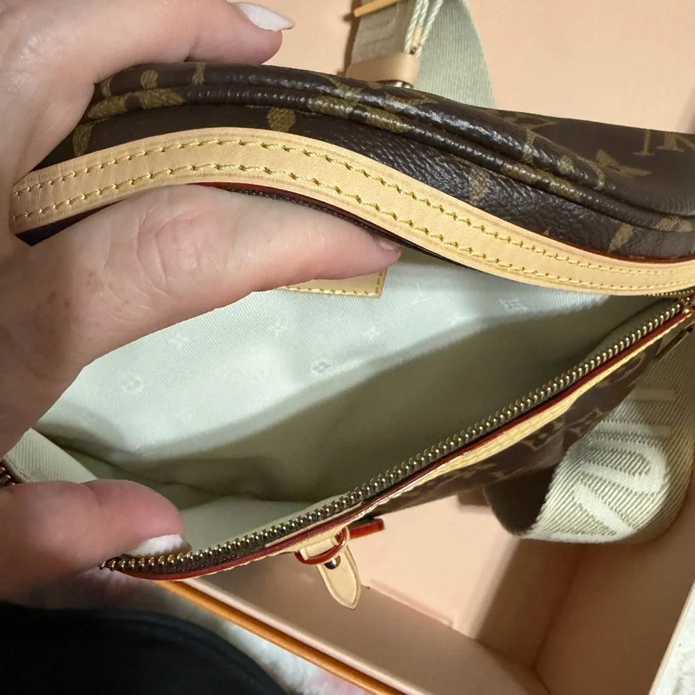 Louis Vuitton Brown and Tan Monogram High Rise Bumbag - Picture 6 of 10